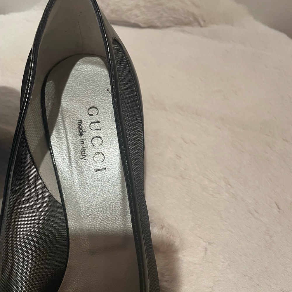 Gucci Patent Leather Pumps Black with Dark Green Heels - Picture 7 of 10